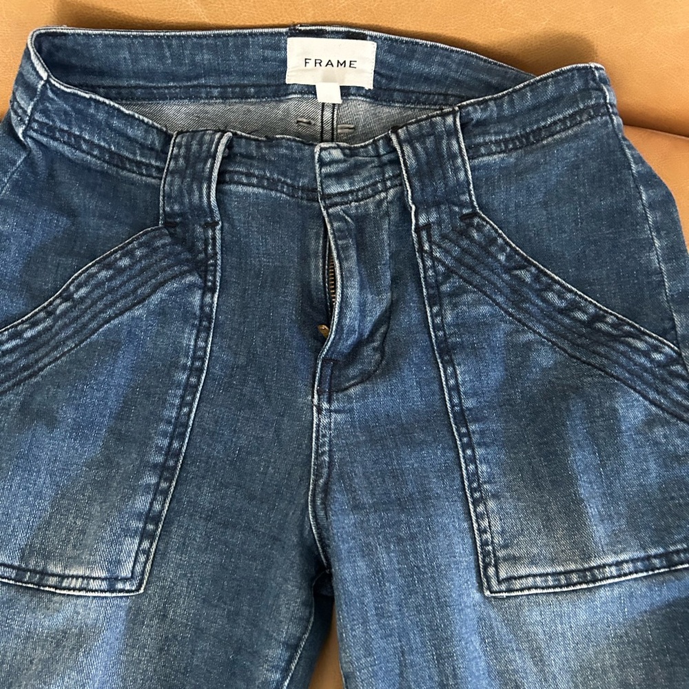 Frame banded bottom trapunto denim pants.